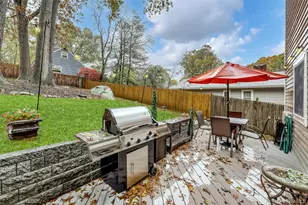 51 Woodland Dr, Suffern, NY 10901 - Photo 14