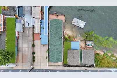 21 Van Brunt Road, New York, NY 11693 - Photo 2