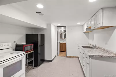 9 Riviera Parkway, Lindenhurst, NY 11757 - Photo 12