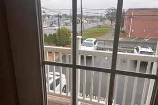 333 W Montauk Hwy, Lindenhurst, NY 11757 - Photo 4