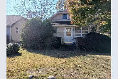 8 Woodburn Street, Patchogue, NY 11772 - Photo 6