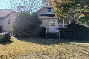 8 Woodburn St, Patchogue, NY 11772 - Photo 6