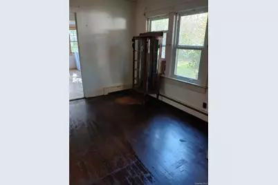 8 Woodburn Street, Patchogue, NY 11772 - Photo 18