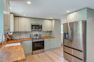 2 Elm Rd, Rocky Point, NY 11778 - Photo 6