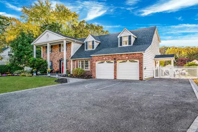 28 Winfield Davis Drive, Coram, NY 11727 - Photo 2