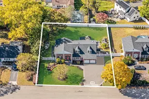 28 Winfield Davis Dr, Coram, NY 11727 - Photo 46