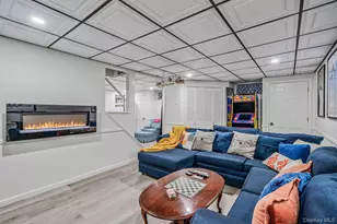 28 Winfield Davis Dr, Coram, NY 11727 - Photo 32