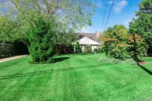 2809 Montauk Hwy, Brookhaven, NY 11719 - Photo 2