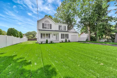 112 Chanel Drive E, Shirley, NY 11967 - Photo 4