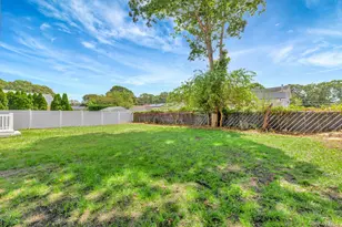 112 Chanel Dr E, Shirley, NY 11967 - Photo 34