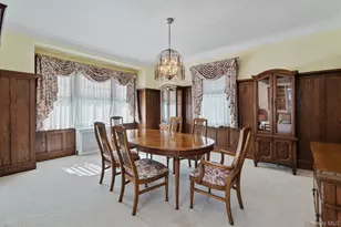 29 Summit Ave, Lynbrook, NY 11563 - Photo 8