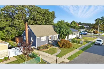 111 Sherbrooke Road, West Babylon, NY 11704 - Photo 4