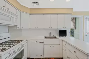 2994 Lonni Ln, Merrick, NY 11566 - Photo 14