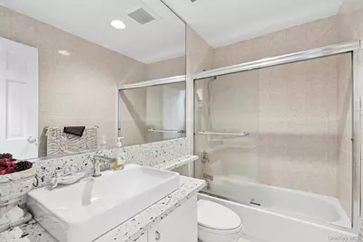 34 Pheasant Run #198, Roslyn, NY 11576 - Photo 12