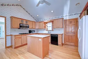 214 Foster Ave, Sayville, NY 11782 - Photo 8