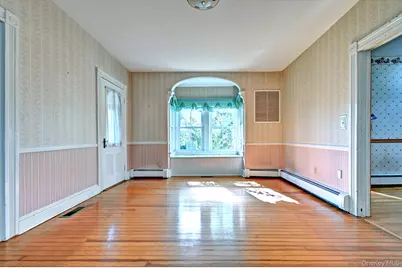 214 Foster Avenue, Sayville, NY 11782 - Photo 6