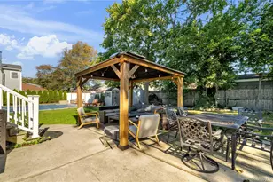 102 Lafayette St, Copiague, NY 11726 - Photo 14