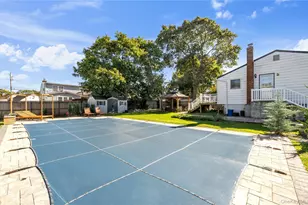 102 Lafayette St, Copiague, NY 11726 - Photo 18