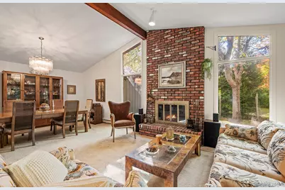 33 Sherwood Lane, East Hampton, NY 11937 - Photo 2