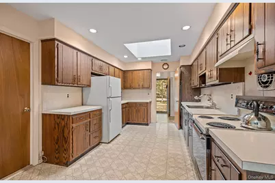 33 Sherwood Lane, East Hampton, NY 11937 - Photo 8