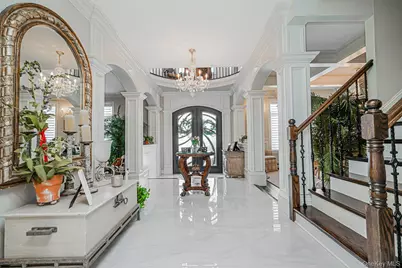 35 Savona Court, New York, NY 10309 - Photo 4