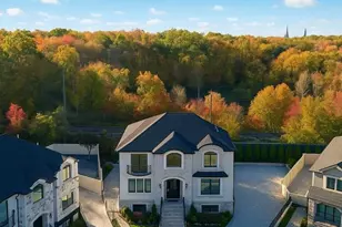 35 Savona Ct, New York, NY 10309 - Photo 2