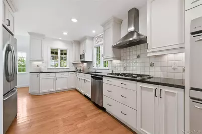 19 Huntwood Place, Mount Vernon, NY 10552 - Photo 12