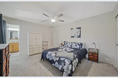 11 Bartlett Commons, Yaphank, NY 11980 - Photo 16