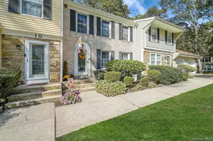 11 Bartlett Commons, Yaphank, NY 11980 - Photo 2