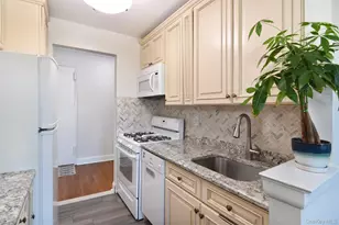 2 Bronxville Rd, Bronxville, NY 10708 - Photo 8