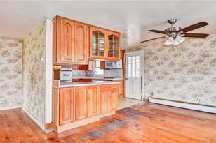 4 Parade Pl, New Windsor, NY 12553 - Photo 8