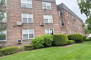 530 Dubois Ave, Valley Stream, NY 11581 - Photo 18