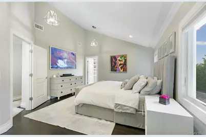 1945 Byron Road, Merrick, NY 11566 - Photo 8