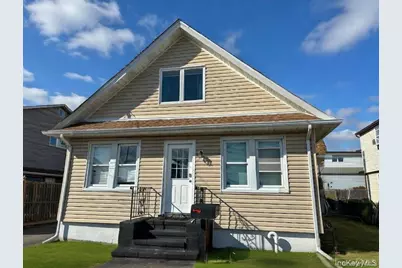 7 S Atlantic Street, Bay Shore, NY 11706 - Photo 1