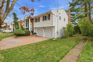 18 Dunhill Rd, Manhasset Hills, NY 11040 - Photo 2