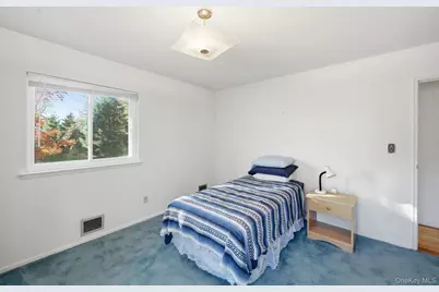 18 Dunhill Road, Manhasset Hills, NY 11040 - Photo 10