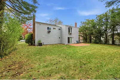 18 Dunhill Road, Manhasset Hills, NY 11040 - Photo 20