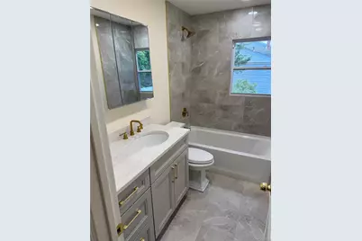 2 Arbor Gate, Old Bethpage, NY 11804 - Photo 6