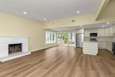 2 Arbor Gate, Old Bethpage, NY 11804 - Photo 18