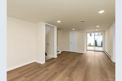 2 Arbor Gate, Old Bethpage, NY 11804 - Photo 12