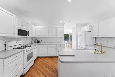 129 Oneck Lane, Westhampton Beach, NY 11978 - Photo 4