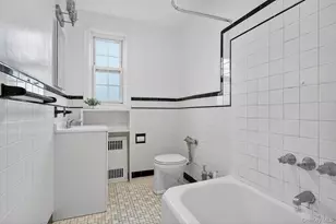 8 Welwyn Rd, Great Neck, NY 11021 - Photo 16