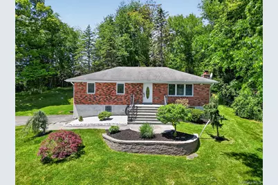 21 Crest Court, Hopewell Junction, NY 12533 - Photo 1