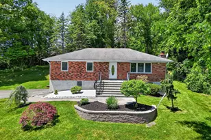 21 Crest Ct, Hopewell Junction, NY 12533 - Photo 1