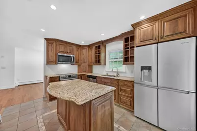 21 Crest Court, Hopewell Junction, NY 12533 - Photo 18