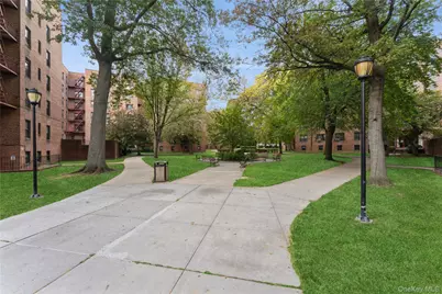 150-11 72nd Road #H4, Kew Gardens, NY 11367 - Photo 4