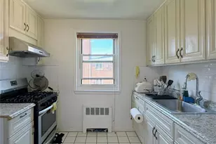 152-47 Jewel Ave, Flushing, NY 11367 - Photo 8