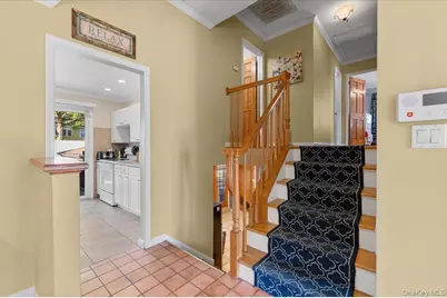 21 Eleanor Road, Plainview, NY 11803 - Photo 8