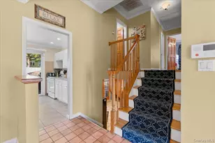 21 Eleanor Rd, Plainview, NY 11803 - Photo 8