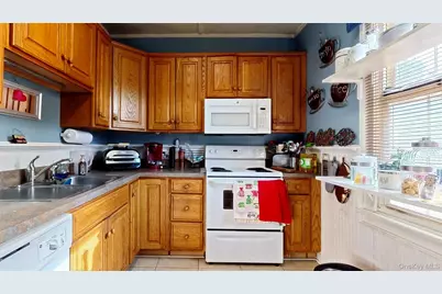 2574-2576 South Avenue, Wappingers Falls, NY 12590 - Photo 12